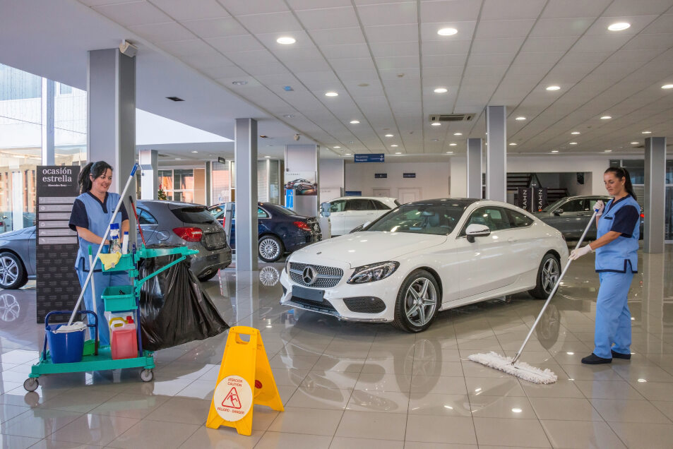 Car showroom Cleaning: Competitive Advantage in the Auto Dealership Industry